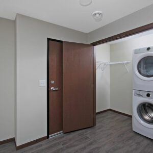 Entry & Washer/Dryer Closet