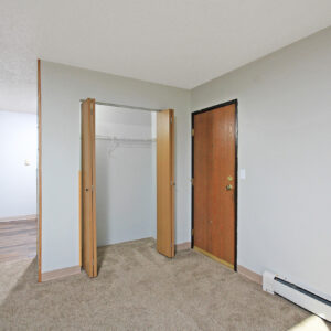 Entry & Closet